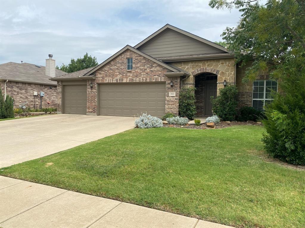 Denton Condo: 2021 Fairmount Park Dr