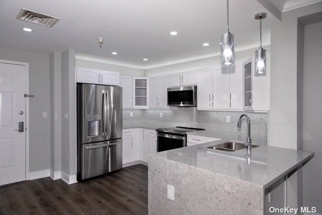 Glen Cove Condo: 1100 Avalon Sq
