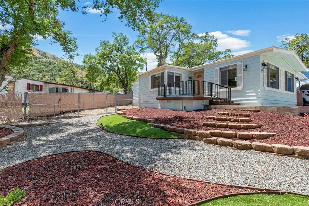 LEBEC Condo: 912 STARR CT