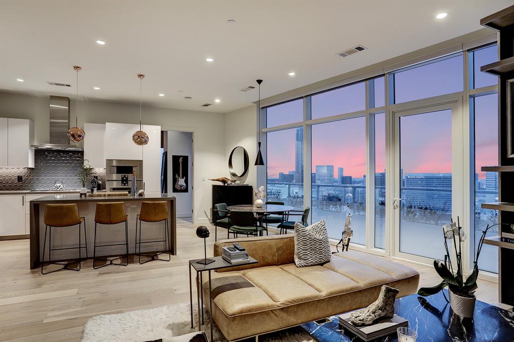 Houston Condo: 4521 San Felipe St