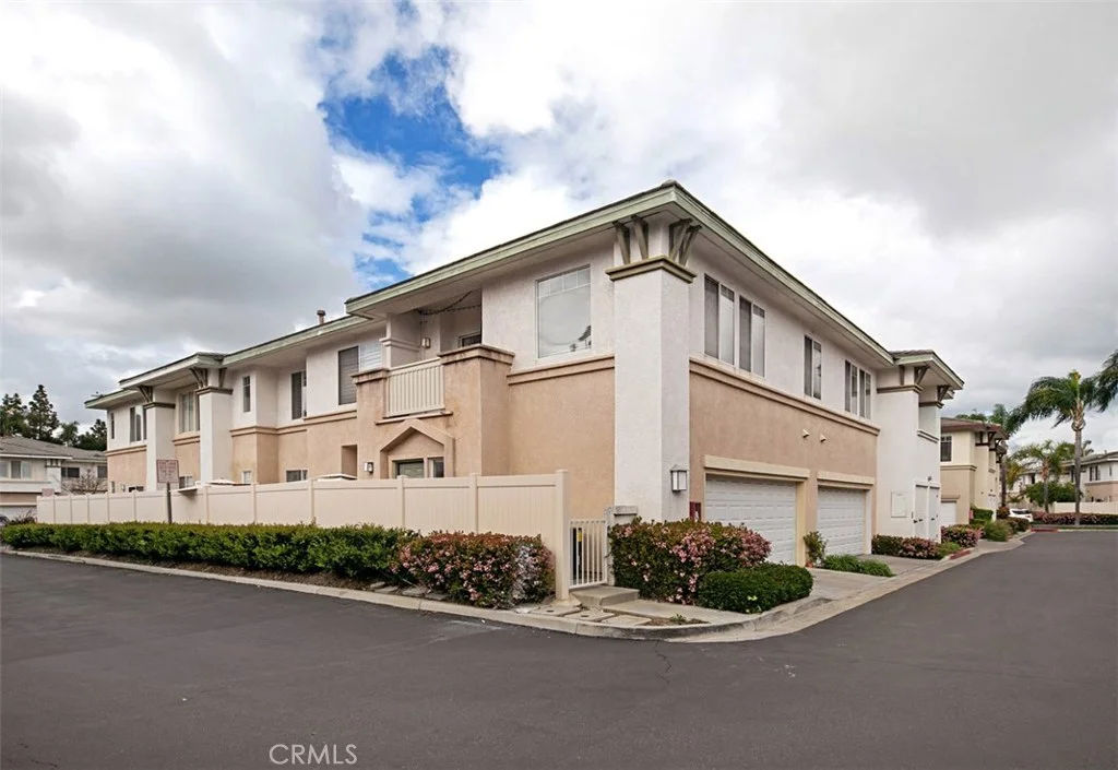 Aliso Viejo Condo: 25 Navajo
