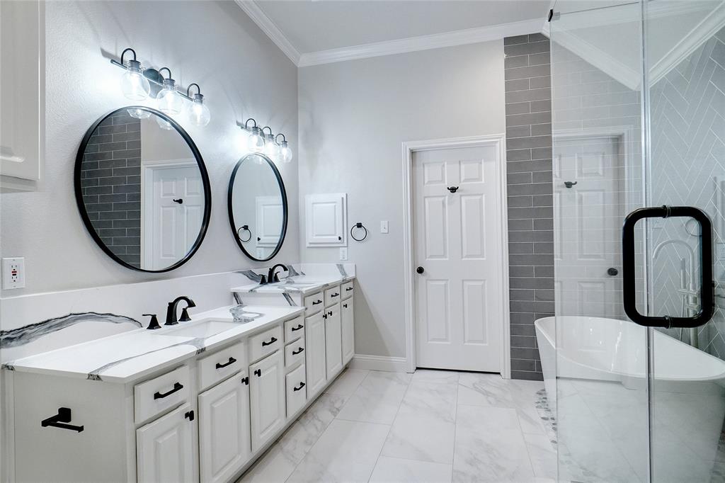 Euless Condo: 146 Arbor Glen Dr