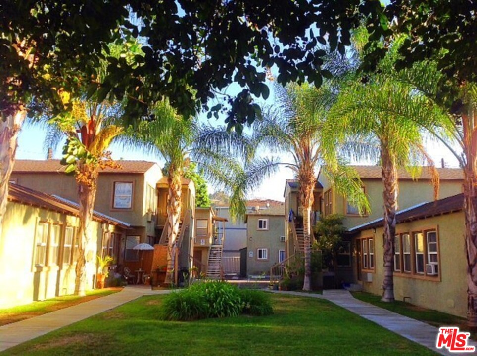 Glendale Condo: 600 East Chevy Chase Dr