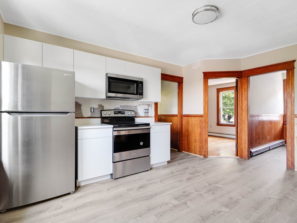 Worcester Condo: 4 Glade St