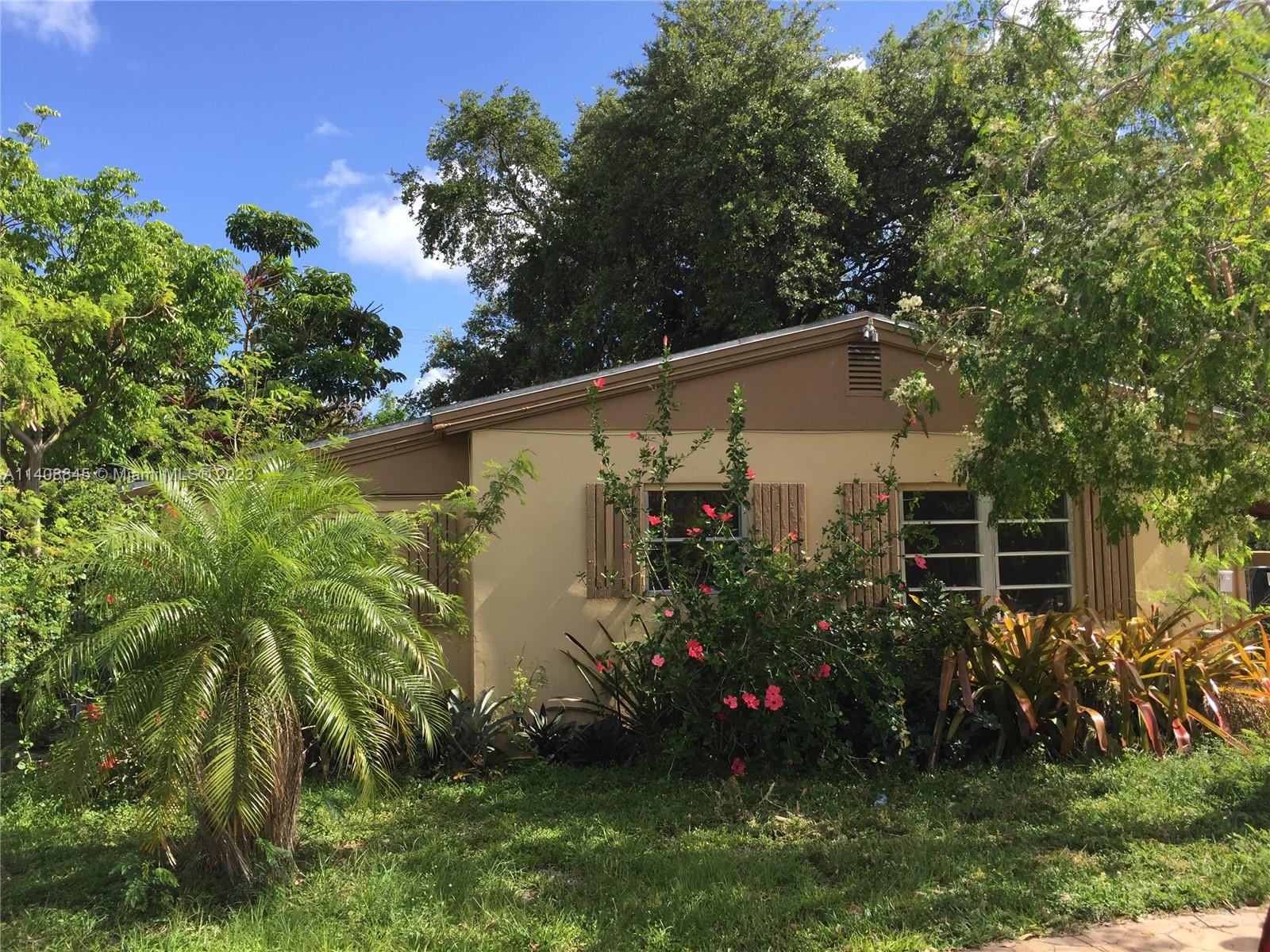 North Miami Beach Condo: 1930 Northeast 182nd St
