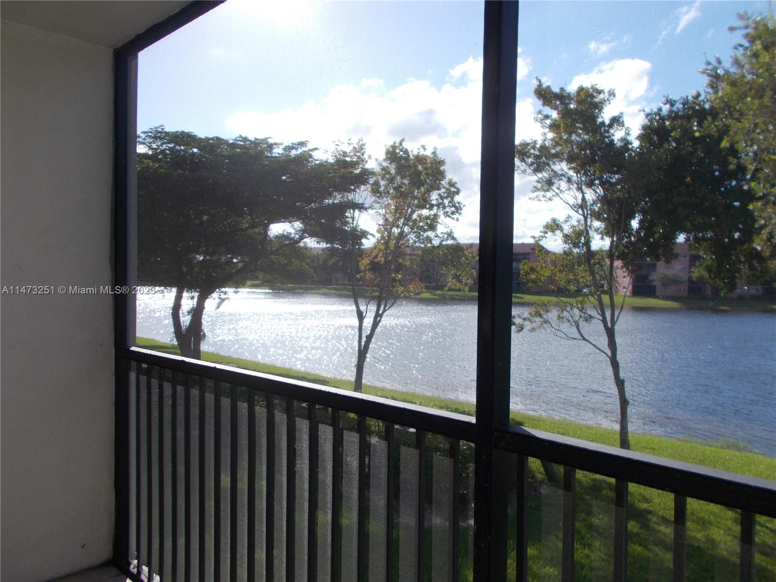 Pembroke Pines Condo: 750 Southwest 138th Ave