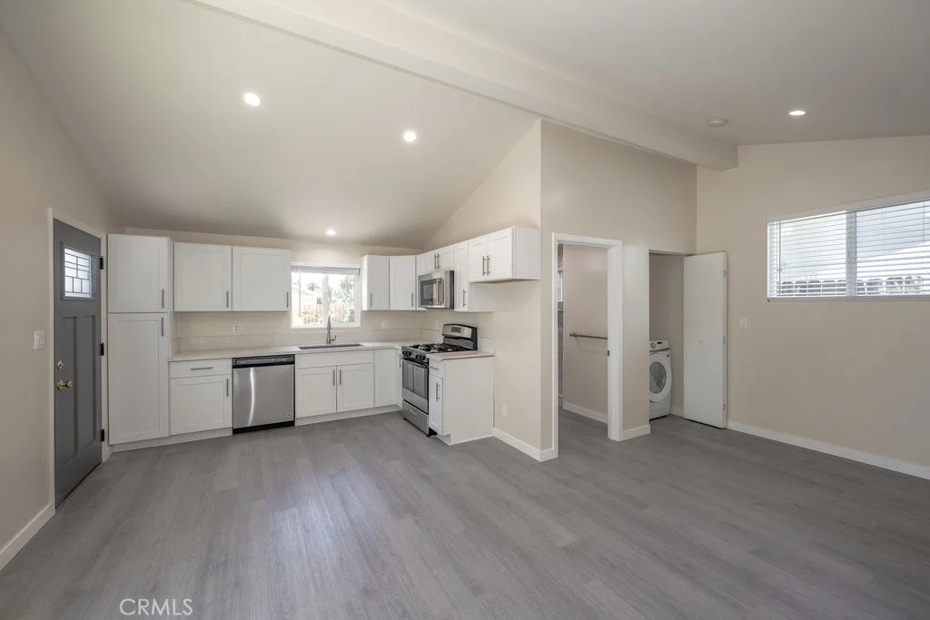 NORTH HOLLYWOOD Condo: 6635 Radford Ave