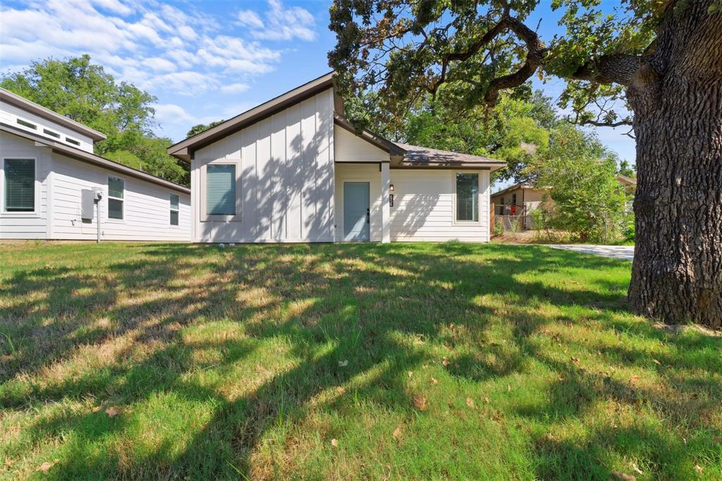 Denison Condo: 723 Maple Row