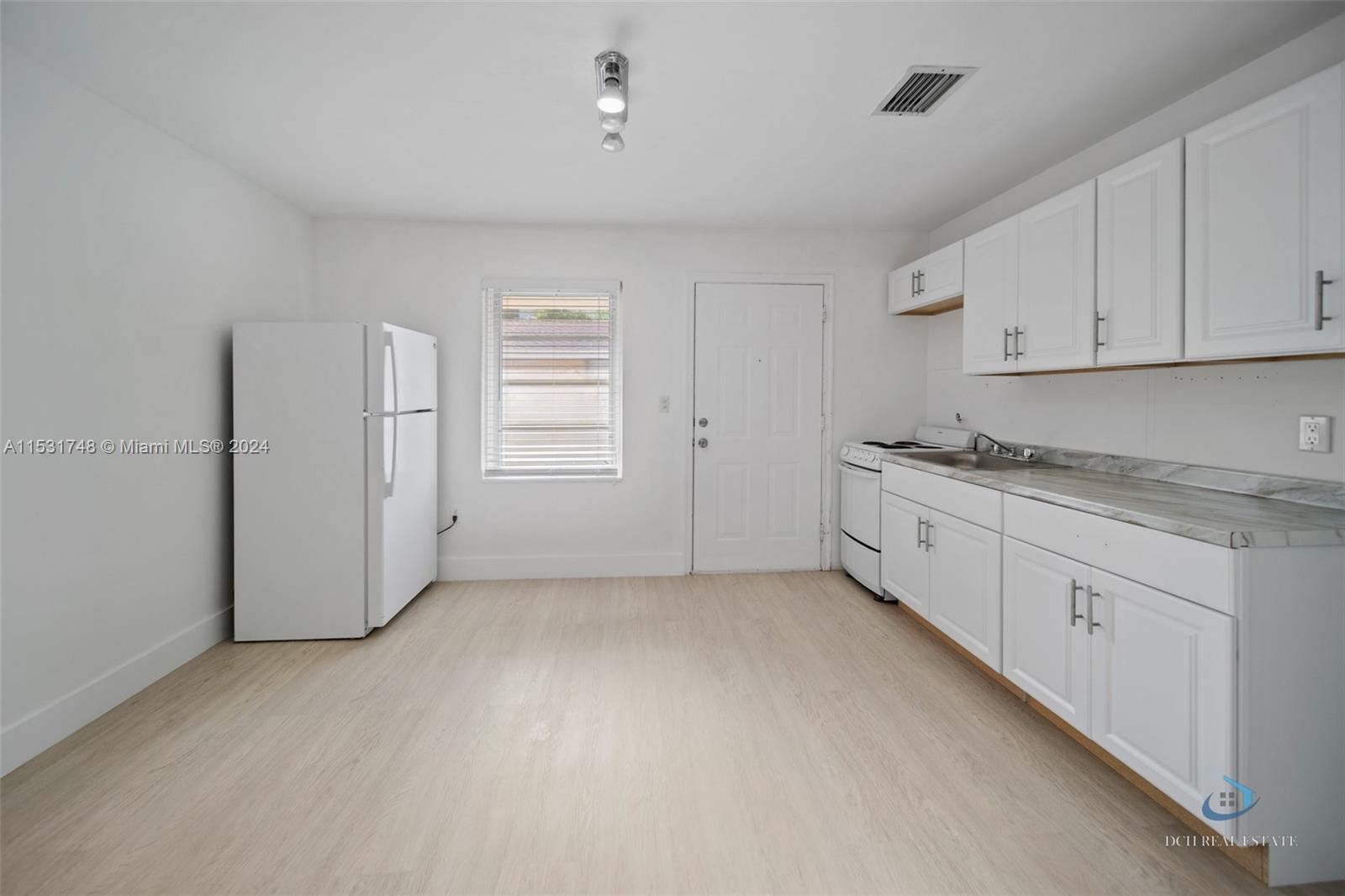 Miami Condo: 840 Southwest 7th St