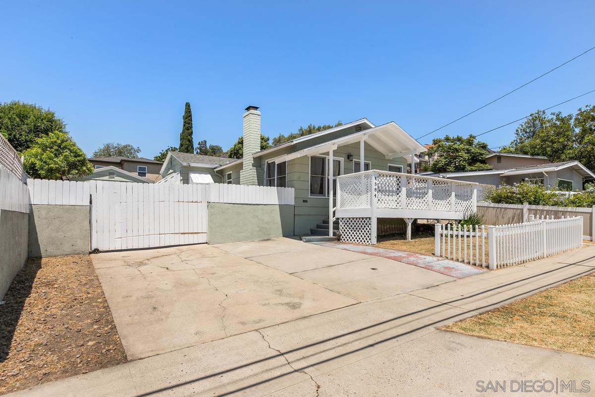 LA MESA Condo: 4584 Park Ave