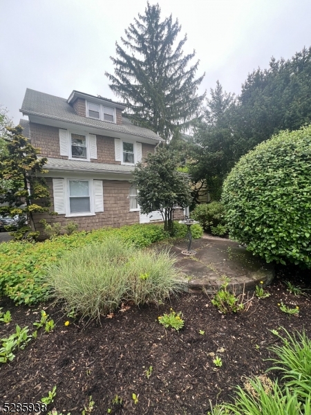 Montclair Condo: 9 Laurel Pl