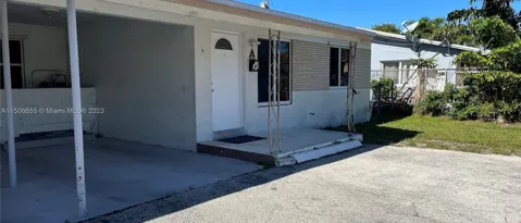 Hollywood Condo: 5812 W Park Rd