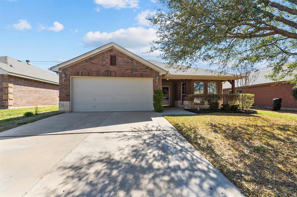Fort Worth Condo: 8220 Deer Blf Ln