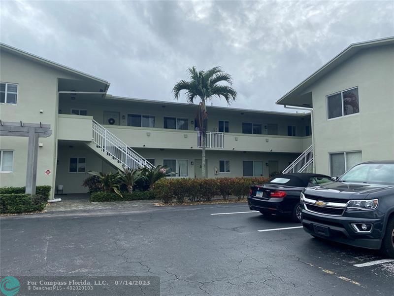 Wilton Manors Condo: 566 Northeast 20th St