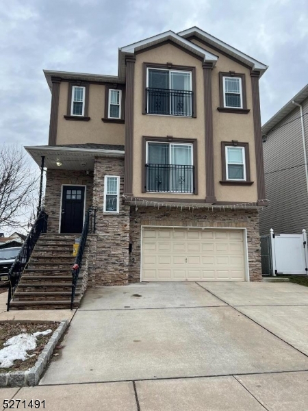 Elizabeth Port Condo: 636 Fulton St
