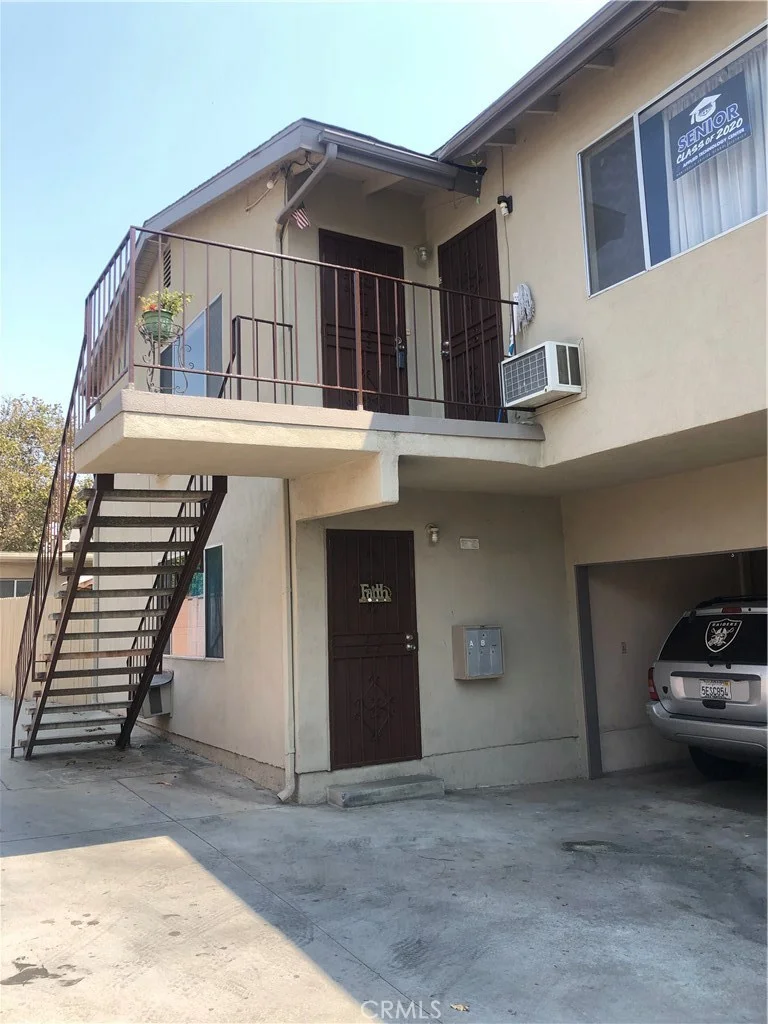 Whittier Condo: 6041 Pickering Ave