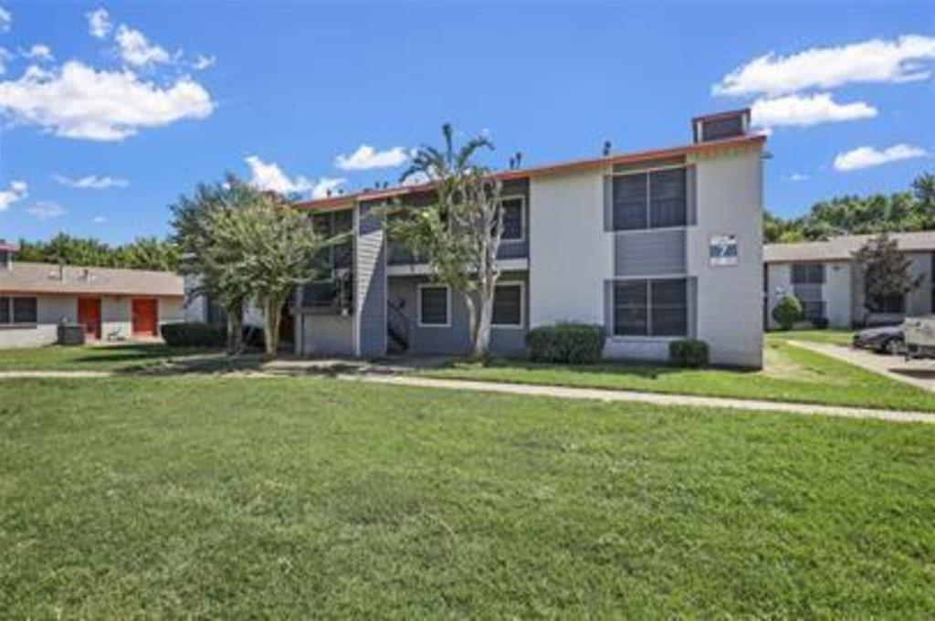 Ennis Condo: 2000 North Kaufman St