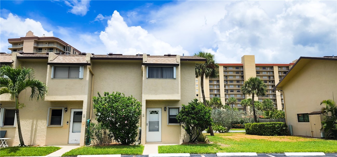 Hutchinson Island Condo: 4245 North Hwy A1A