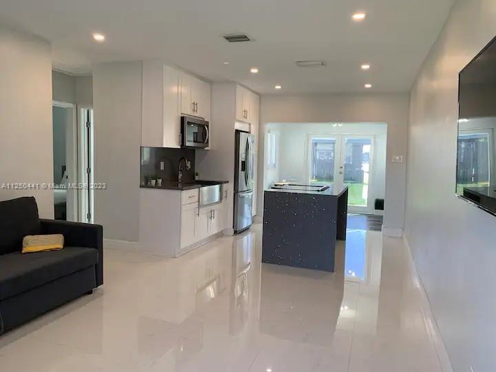 West Park Condo: 4240 Southwest 33rd Dr