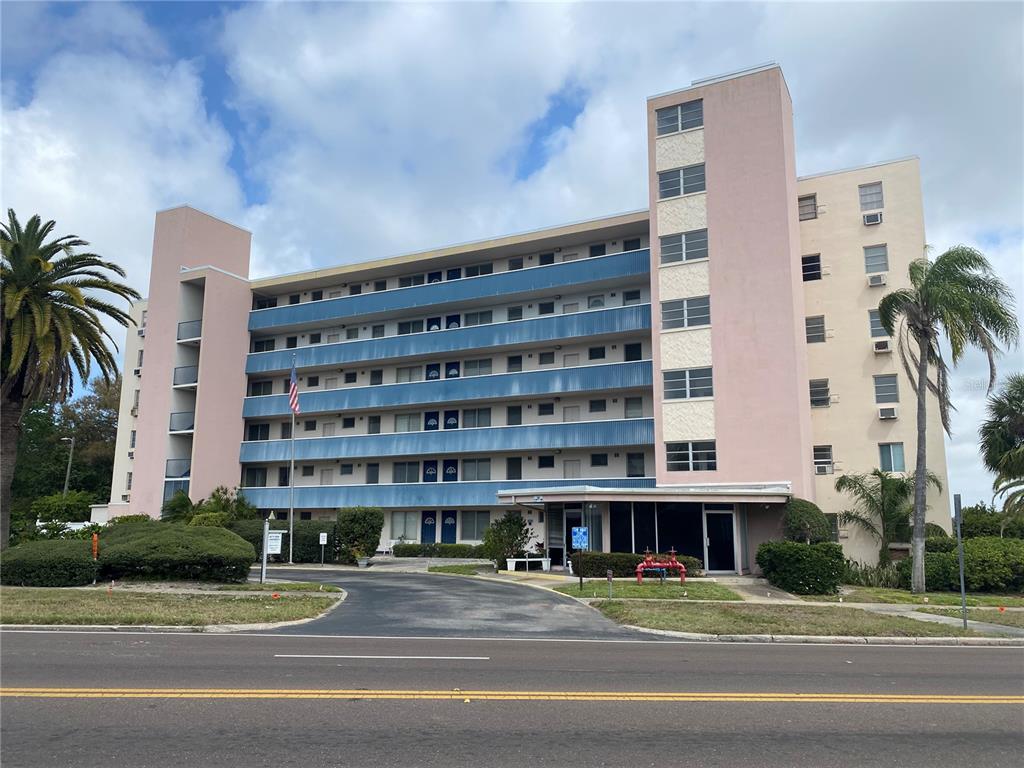 Clearwater Condo: 200 North Betty Ln