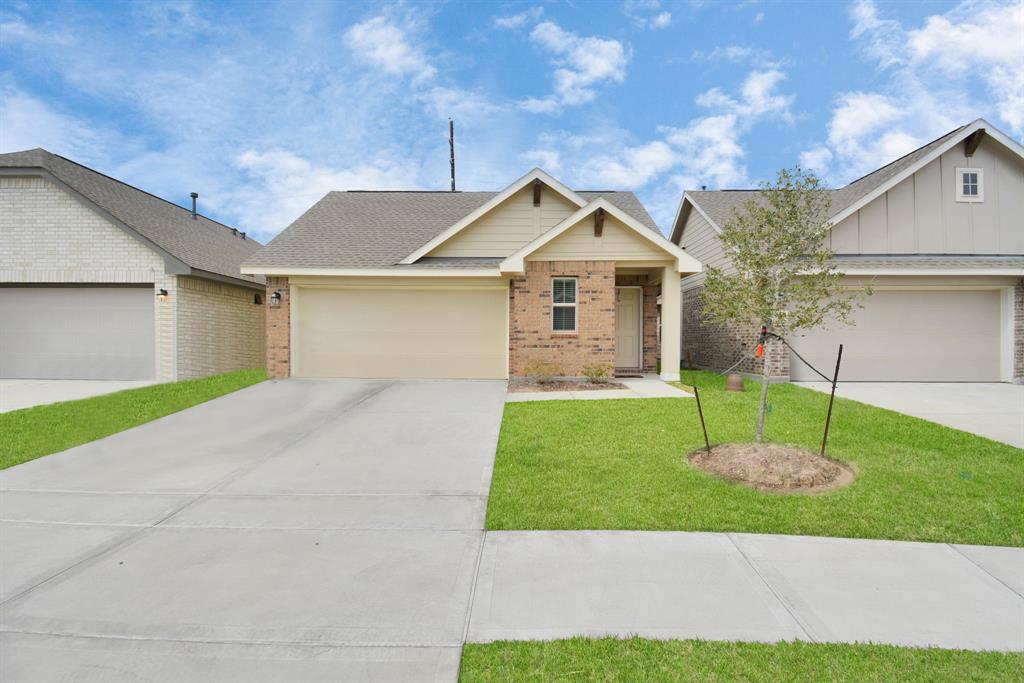 Humble Condo: 15879 Menlow Bnd Dr