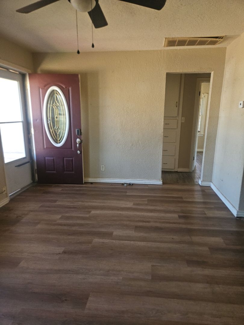 Lawton House: 1310 NW Bessie Ave