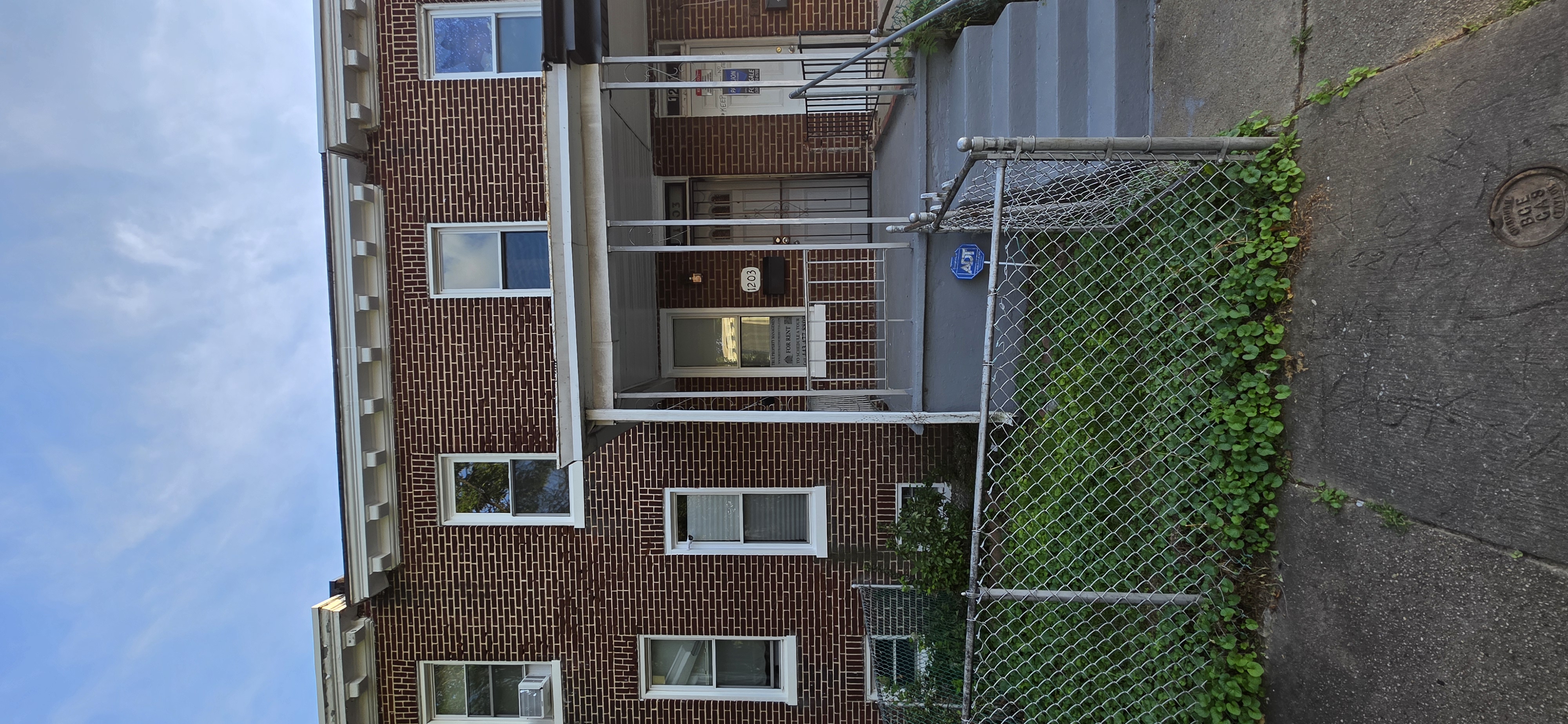 Baltimore Townhome: 1203 Darley Ave
