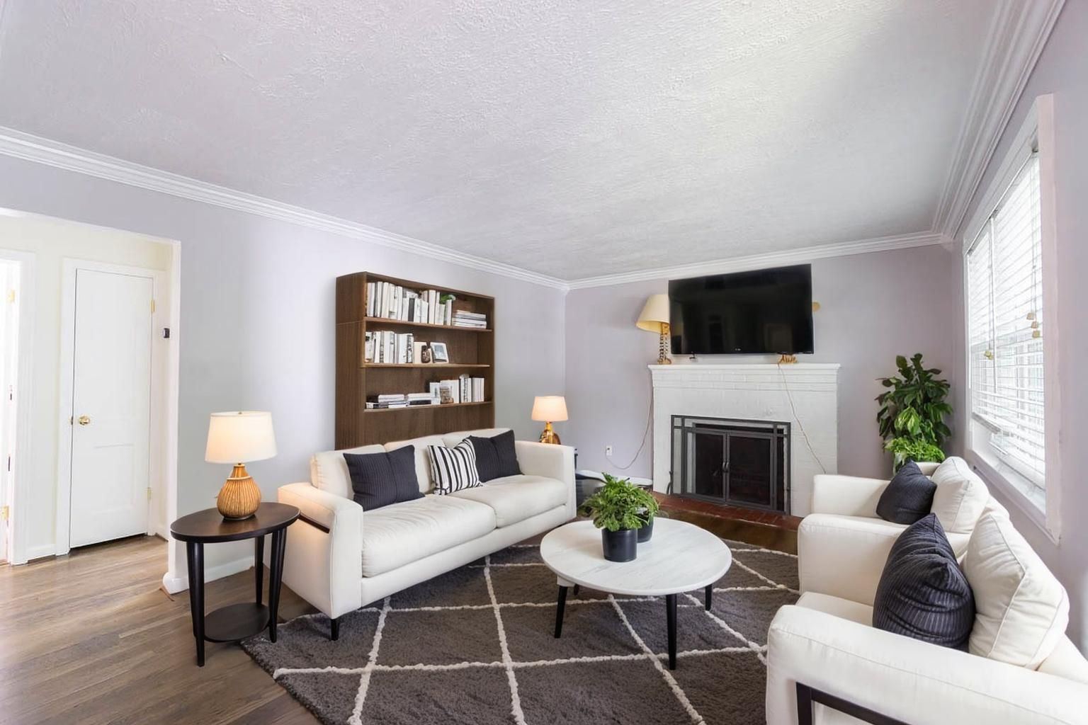 Cheverly House: 5709 Newton St