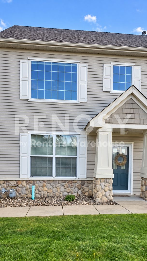 Farmington House: 5501 Oriole Dr