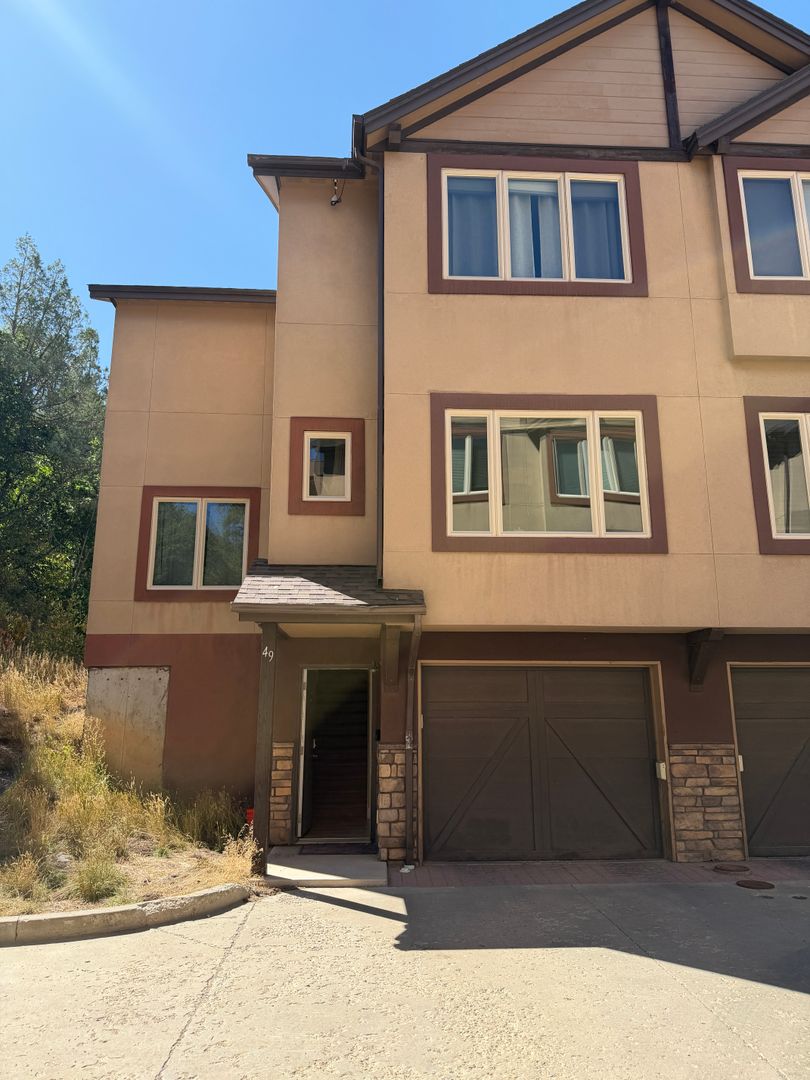 Durango House: 20310 Hwy 160