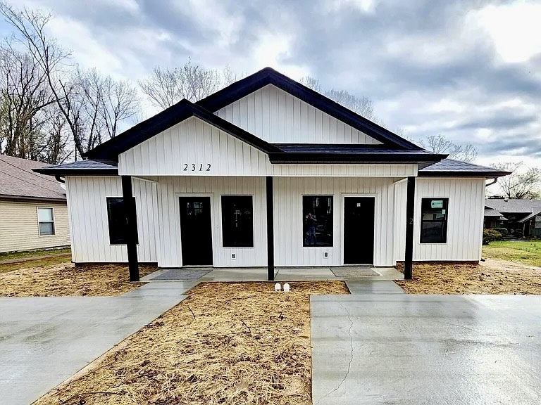 Bryant Condo: 2312 Lavern St