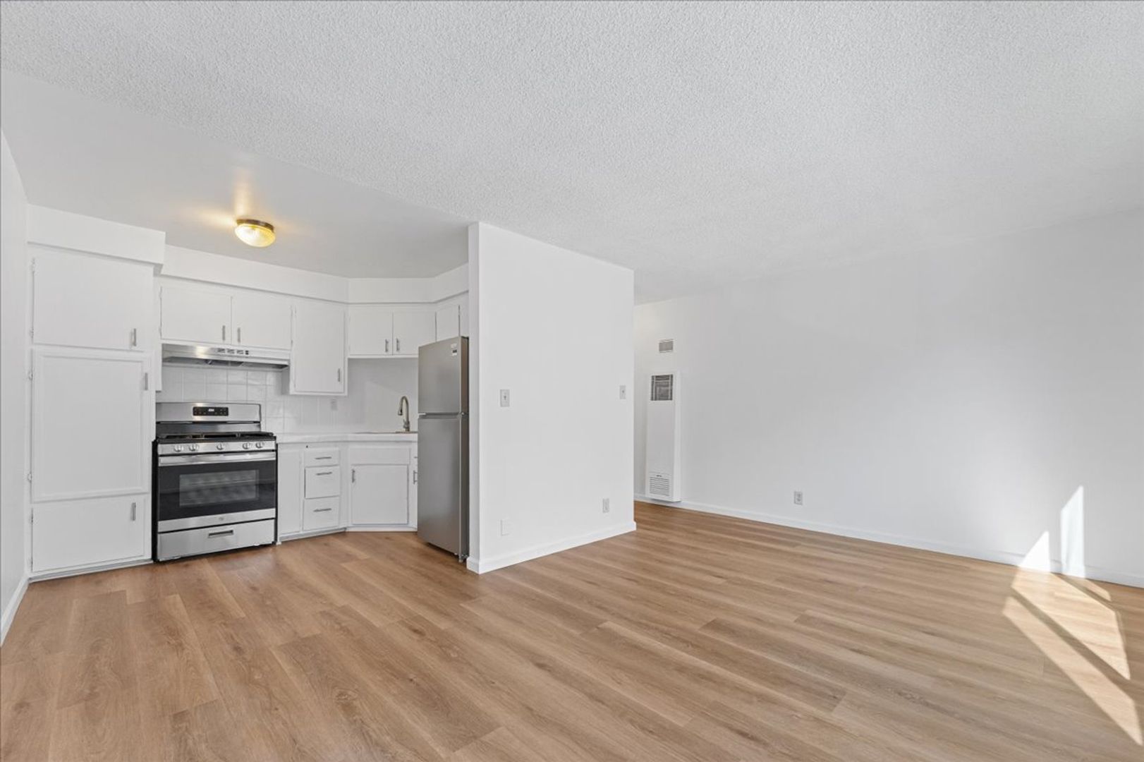 Los Angeles Condo: 1501 S Manhattan Place
