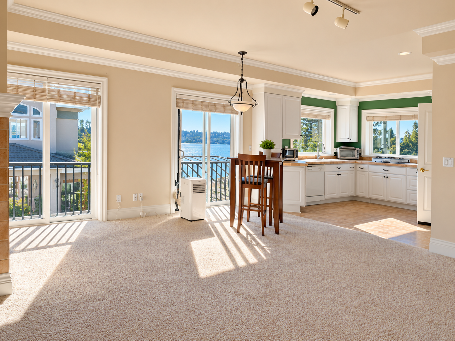 Kirkland Condo: 10925 81st PL NE
