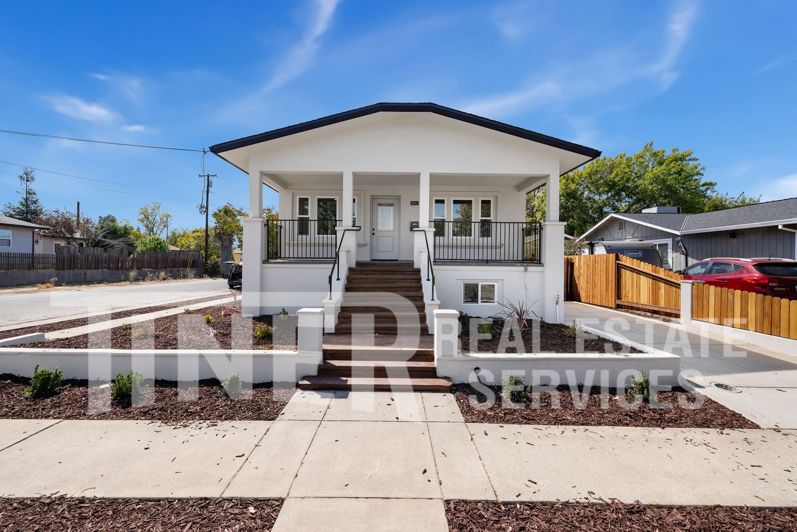 Roseville House: 201 Fig St
