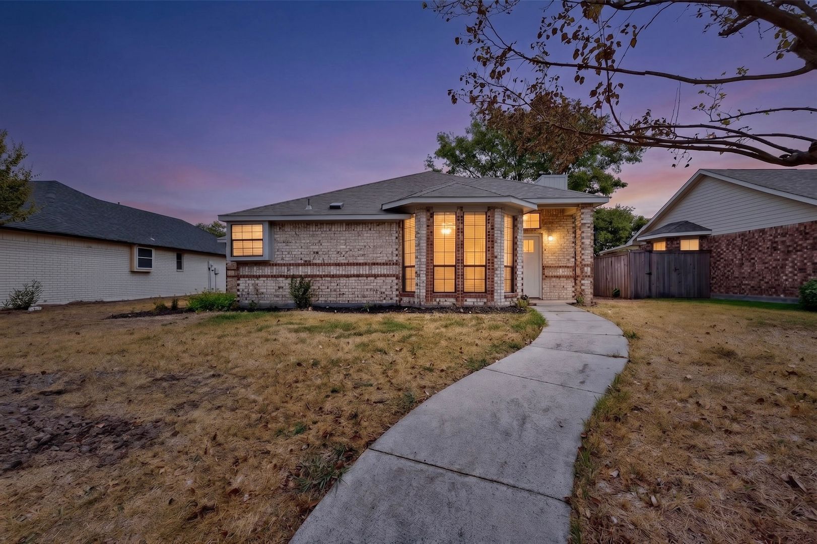 Rowlett House: 2522 Larkspur Ln