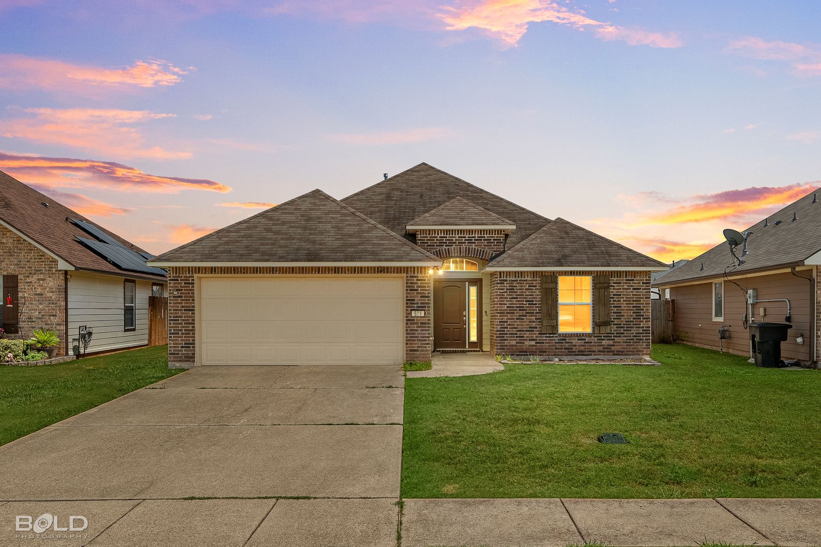 Bossier City House: 521 Linnhurst Dr