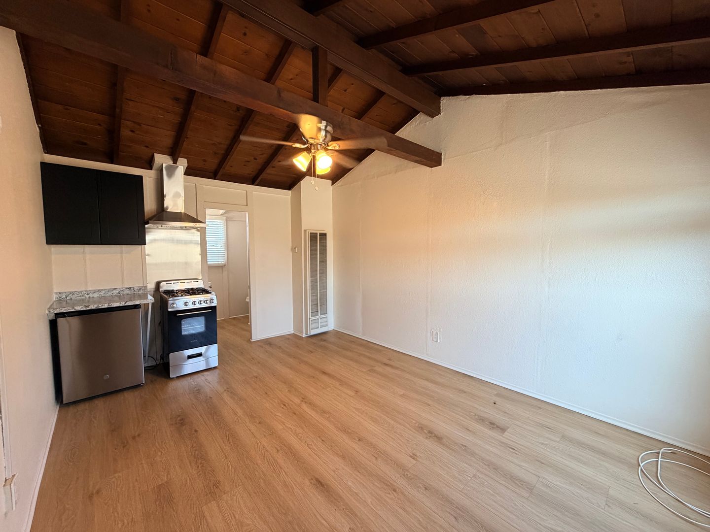 San Diego Condo: 4432 Pacific Hwy