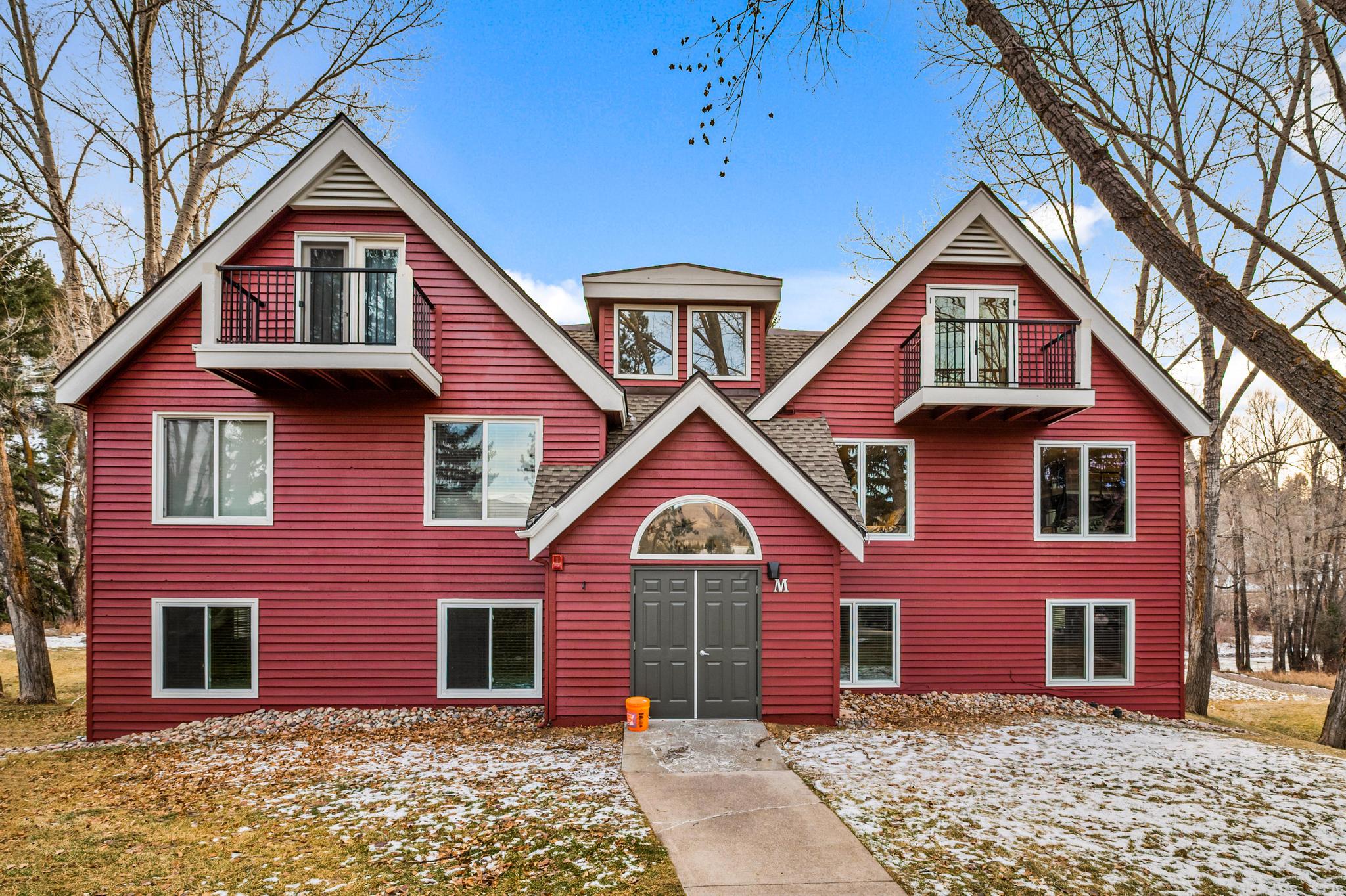 Edwards Condo: 034999 HWY 6Unit: M 202