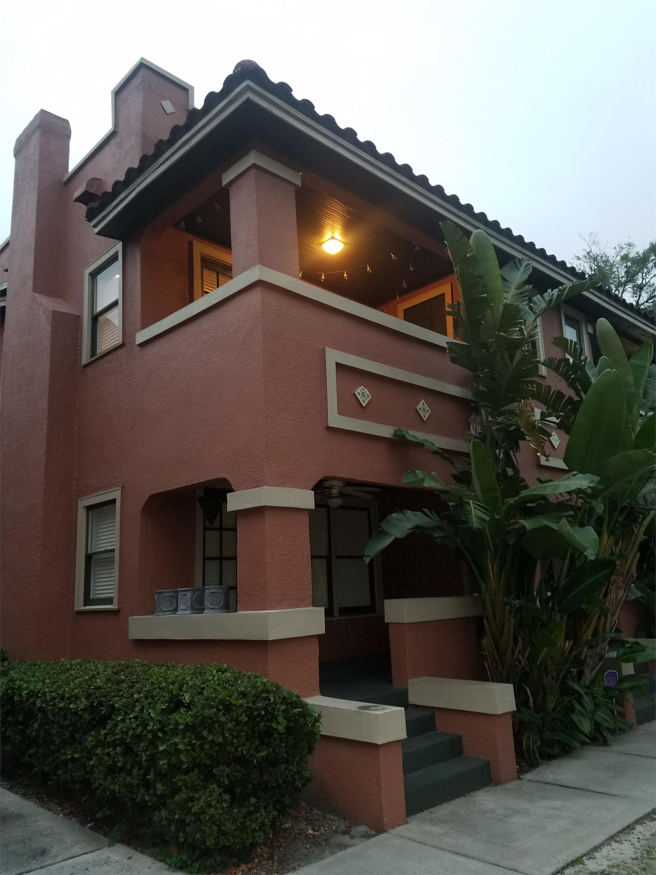 Orlando Townhome: 415 E Livingston Street#G