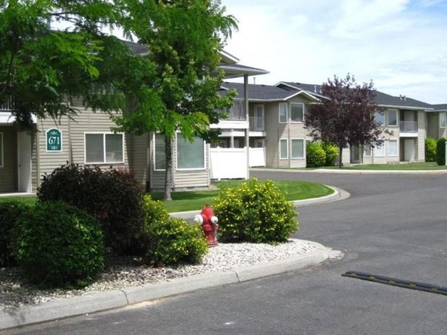 Twin Falls Apartment: 698 Saratoga Dr