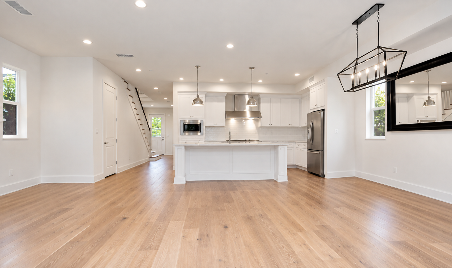 Los Angeles House: 10833 Tabor St