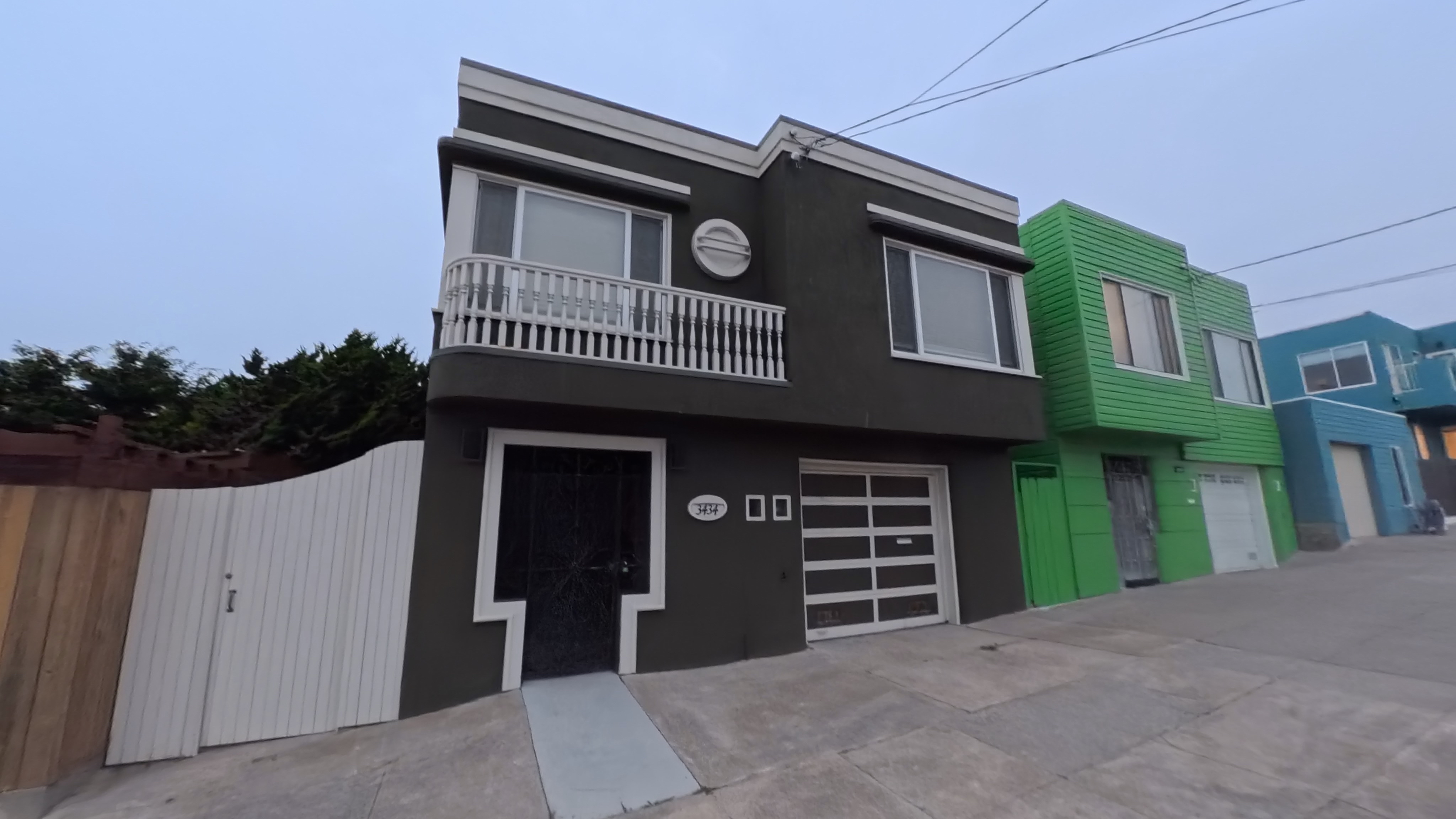 San Francisco House: 3434 Santiago Street