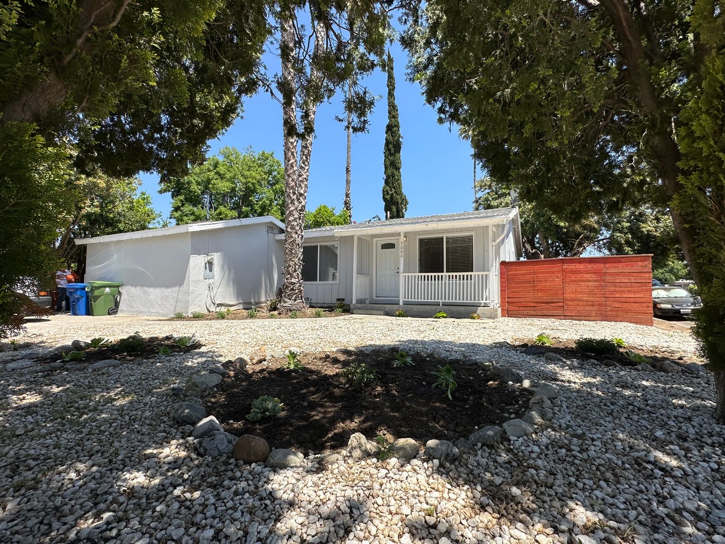 Canoga Park House: 7000 Glade Ave