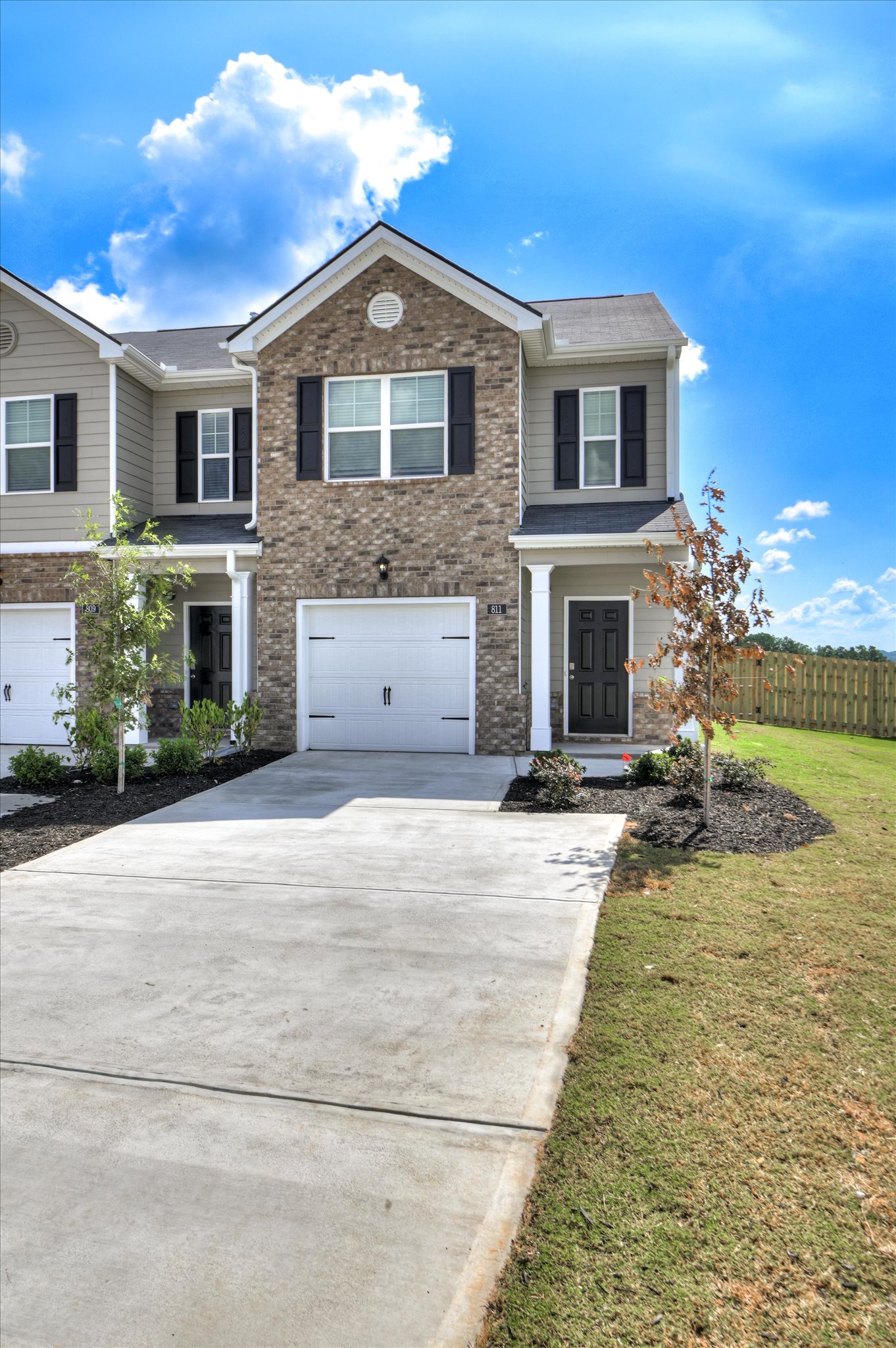 Aiken House: 811 Grovebury Ct