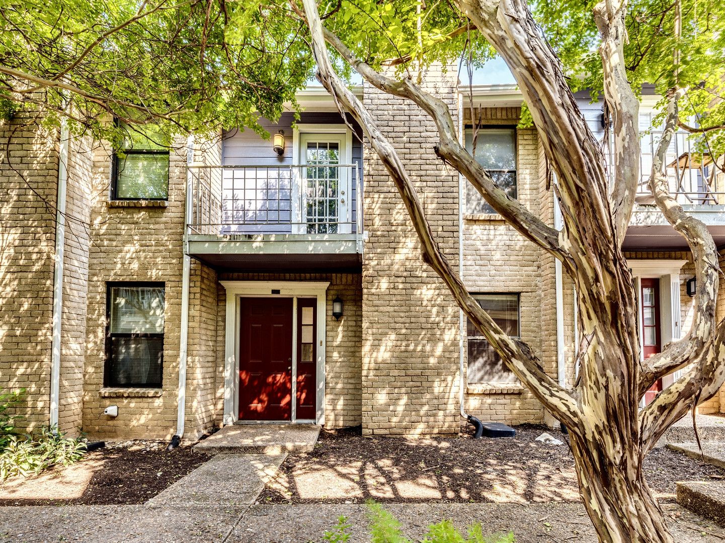 Austin House: 810 Banister Lane