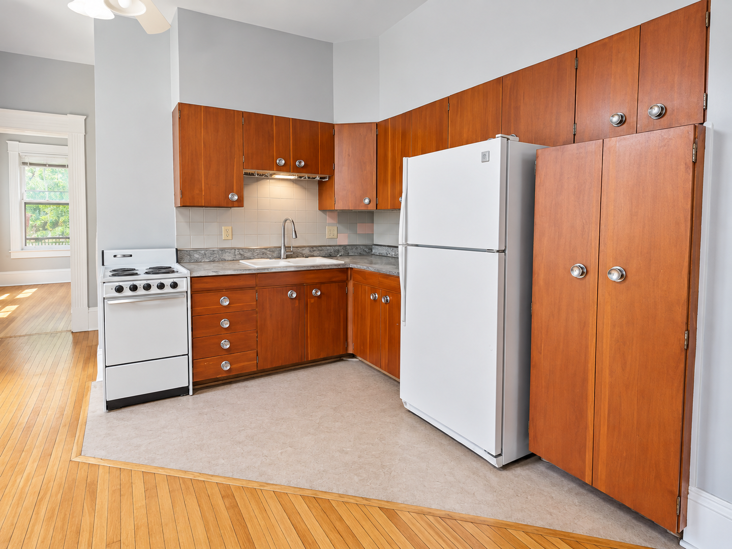 Madison Condo: 110 E Johnson Street