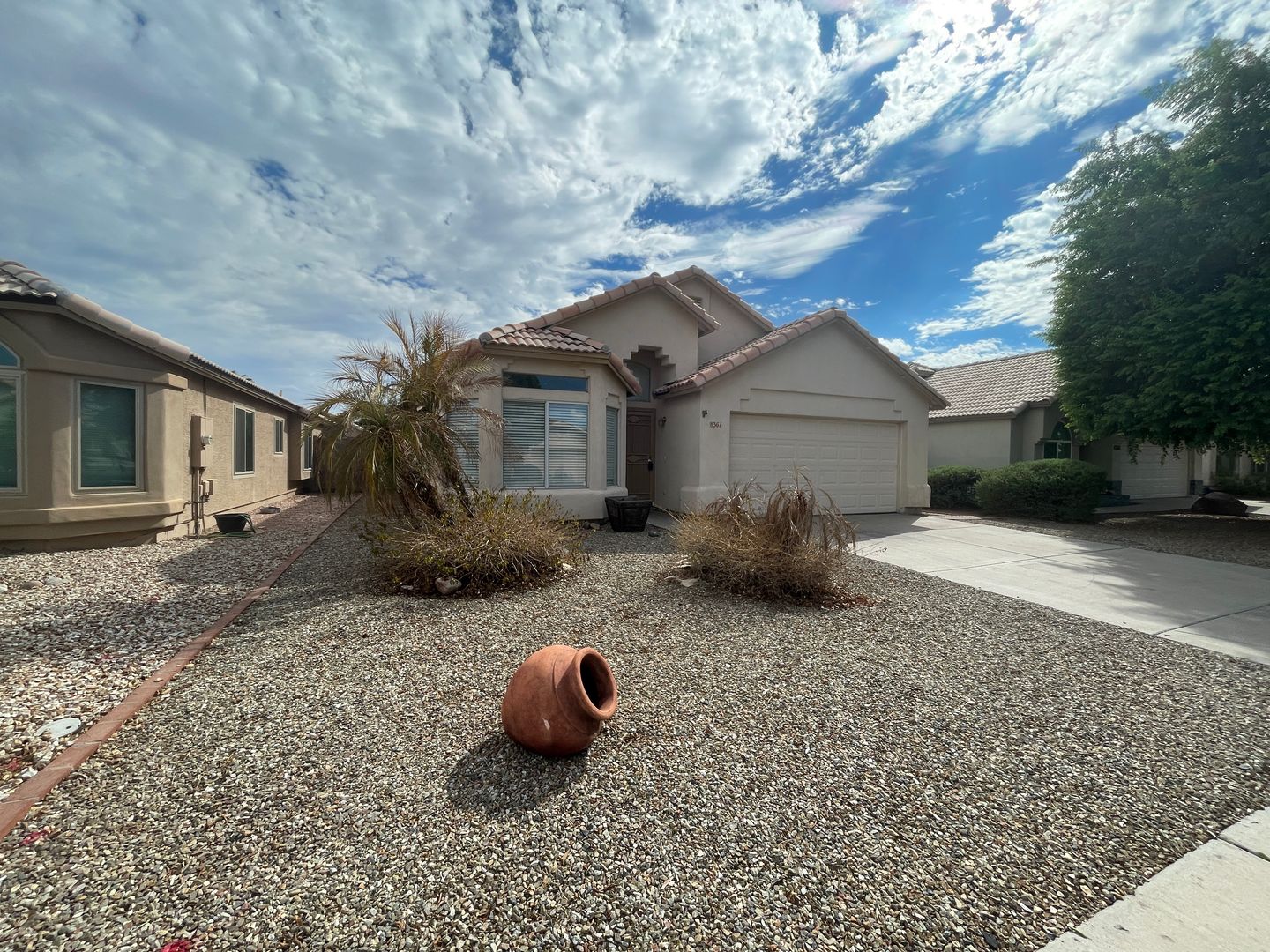 Peoria House: 8361 W Troy St