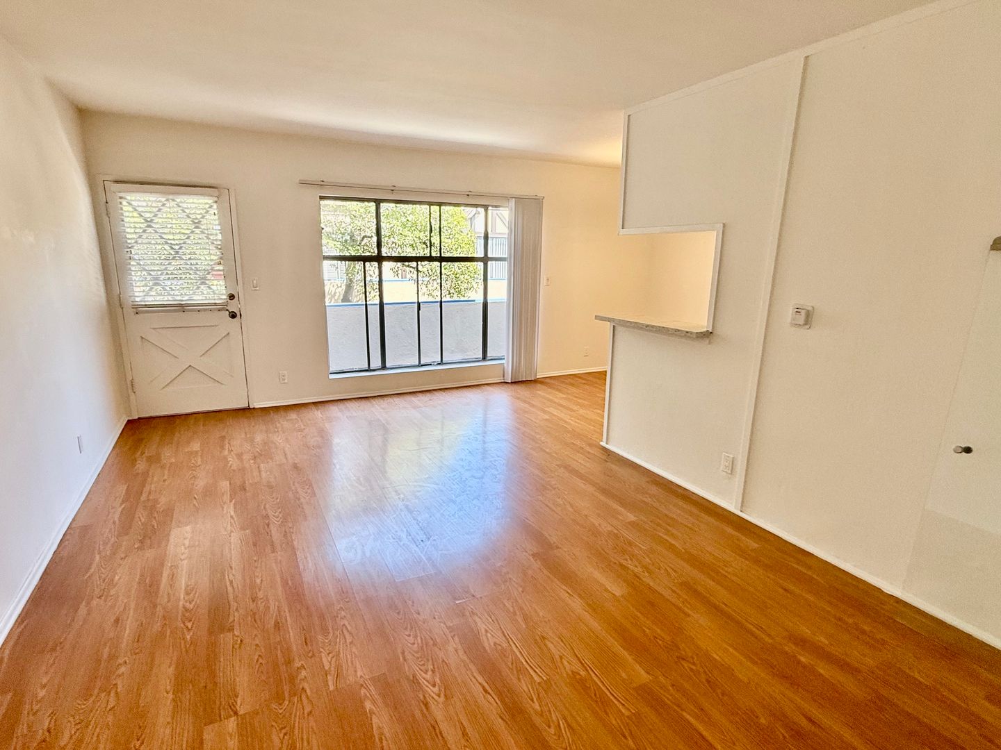Los Angeles Condo: 11511 Rochester Ave. (Garden Terrace)