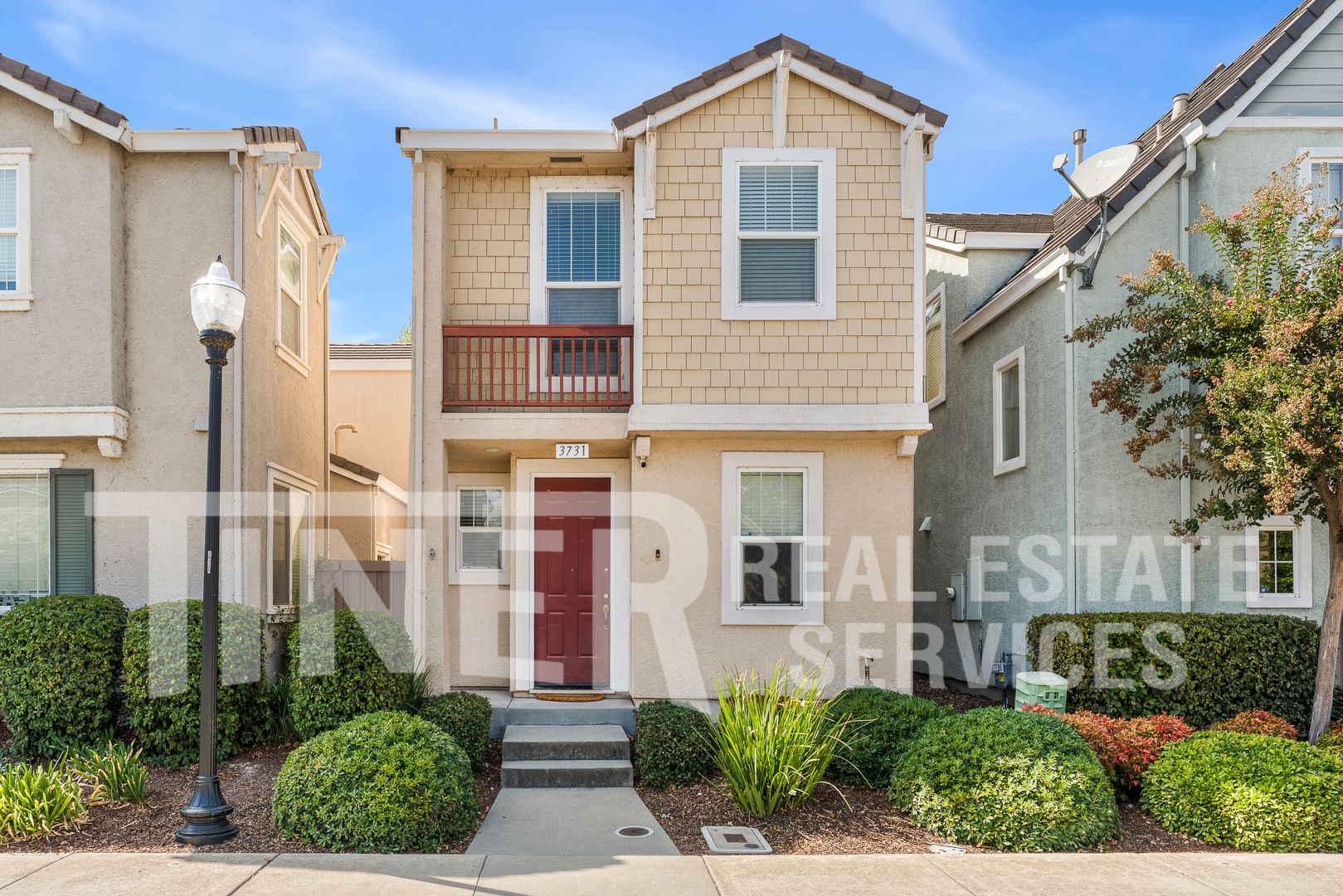 Sacramento House: 3731 Tice Creek Way
