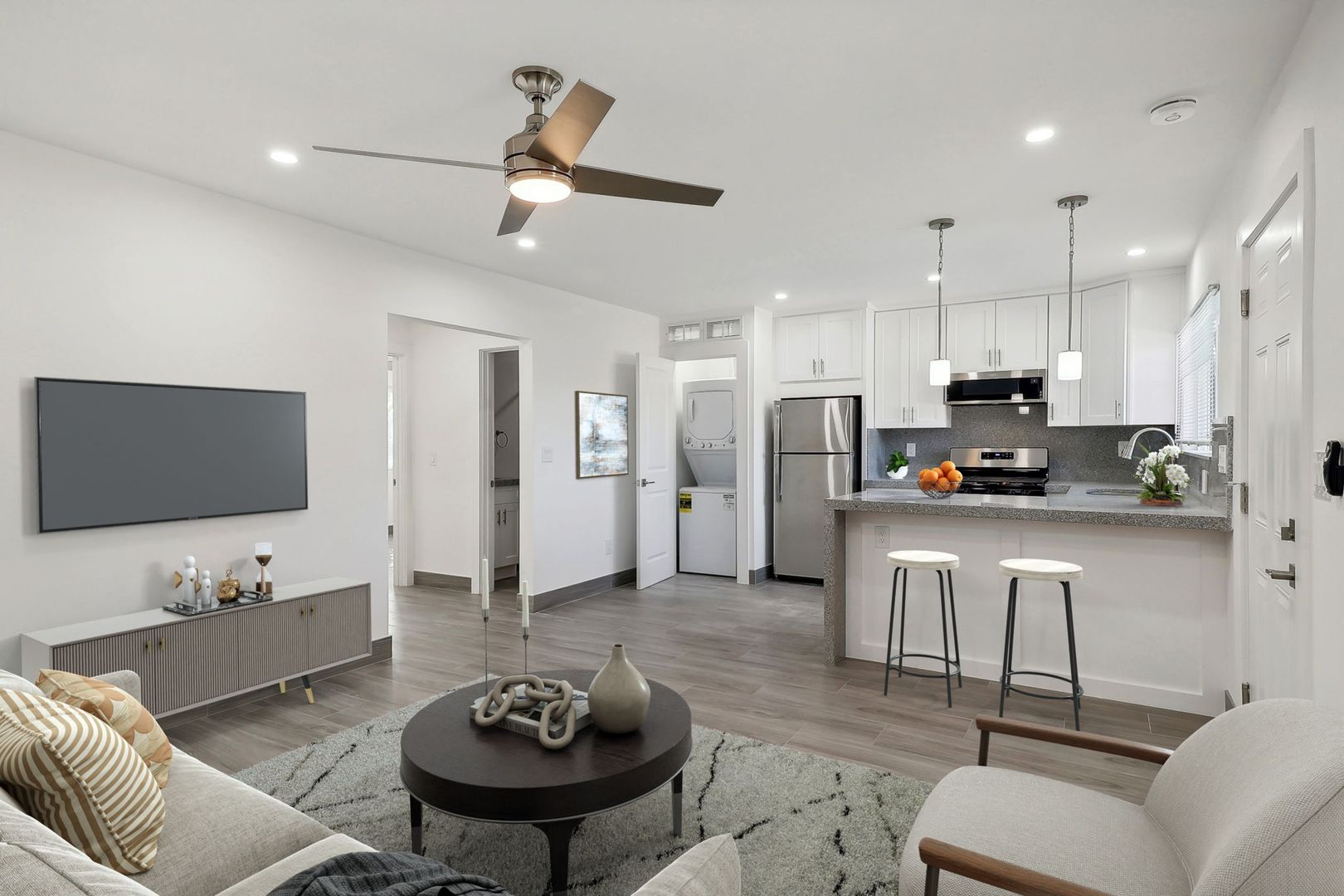 El Cajon Apartment: 330 N 1st St